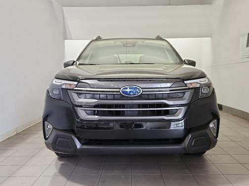 Crystal Black Silica 2025 Subaru Forester Premium