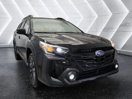 Crystal Black Silica 2025 Subaru Outback Onyx Edition