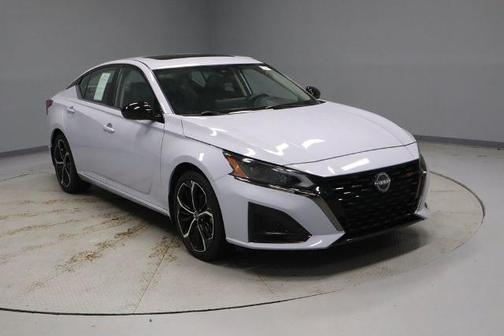 Gray Sky Pearl 2023 Nissan Altima 2.5 SR