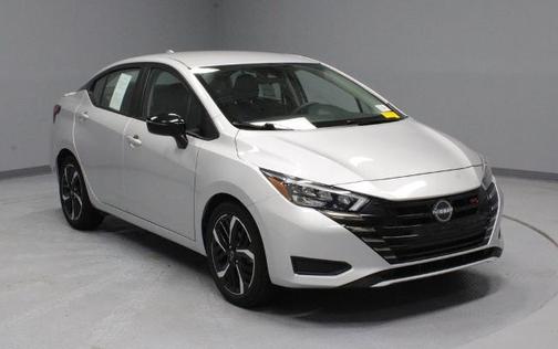 Brilliant Silver Metallic 2024 Nissan Versa 1.6 SR