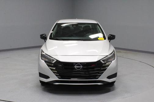 Brilliant Silver Metallic 2024 Nissan Versa 1.6 SR