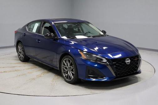 Deep Blue Pearl 2023 Nissan Altima 2.0 SR