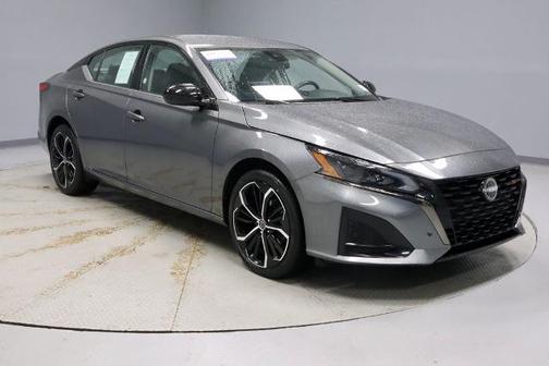 Gun Metallic 2025 Nissan Altima SR