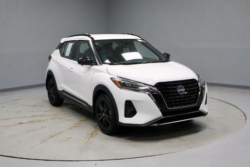 Fresh Powder 2024 Nissan Kicks SR
