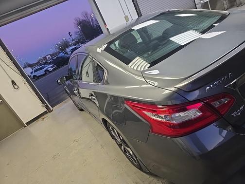 2016 Nissan Altima 2.5 SR
