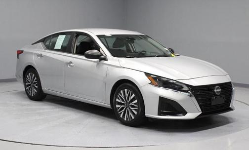 Brilliant Silver Metallic 2024 Nissan Altima 2.5 SV