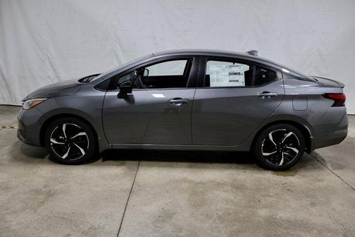 2025 Nissan Versa 1.6 SR