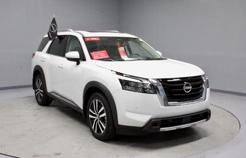 2025 Nissan Pathfinder Platinum