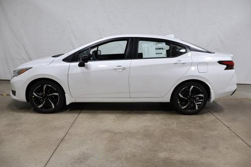 2025 Nissan Versa 1.6 SR