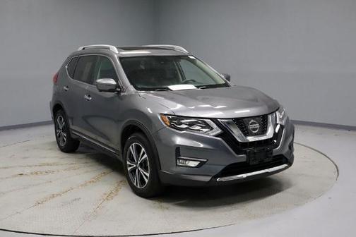 Gun Metallic 2017 Nissan Rogue SL