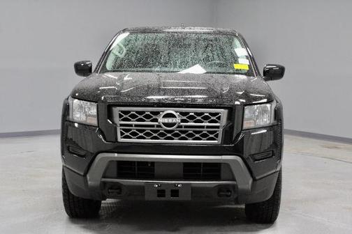 Black 2022 Nissan Frontier SV