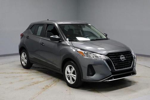 Gun Metallic 2025 Nissan Kicks Play S