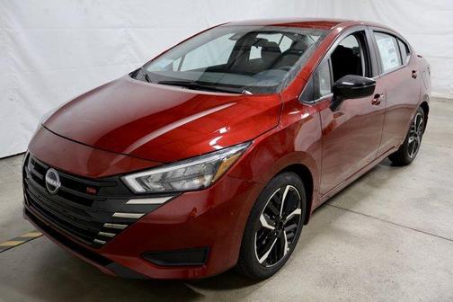 2025 Nissan Versa 1.6 SR