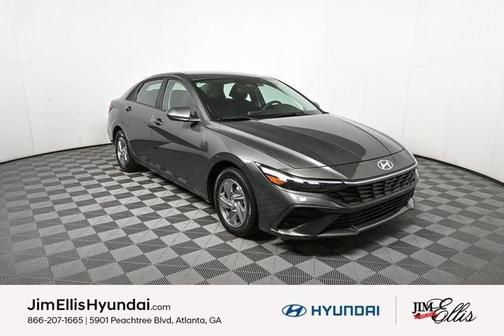 2024 Hyundai ELANTRA SE