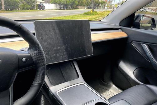 Black 2022 Tesla Model Y Long Range