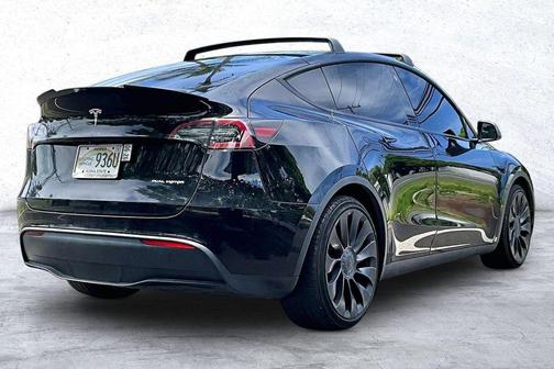 Black 2022 Tesla Model Y Long Range