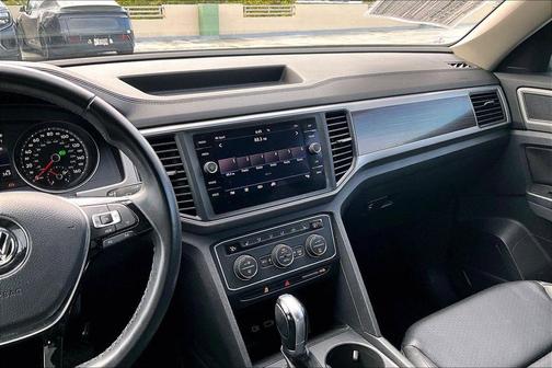 Pure White 2019 Volkswagen Atlas 3.6L SE w/Technology