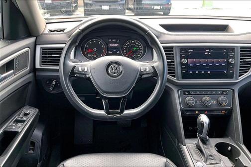 Pure White 2019 Volkswagen Atlas 3.6L SE w/Technology