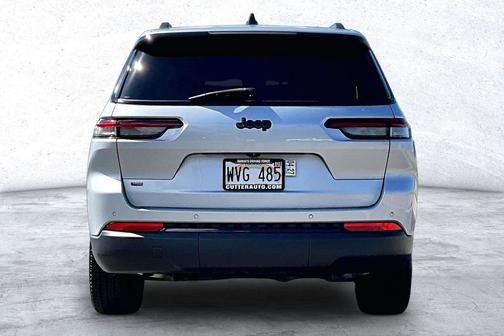 Silver 2022 Jeep Grand Cherokee L Altitude