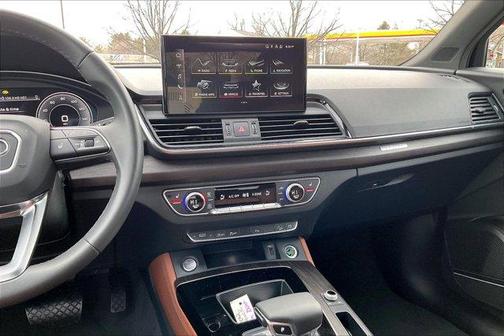 2024 Audi Q5 40 Premium