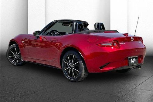 Soul Red Crystal Metallic 2026 Mazda MX-5 Miata GRAND TOURING