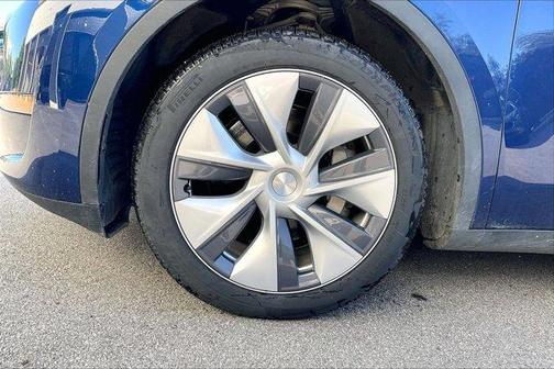 Blue 2024 Tesla Model Y Long Range