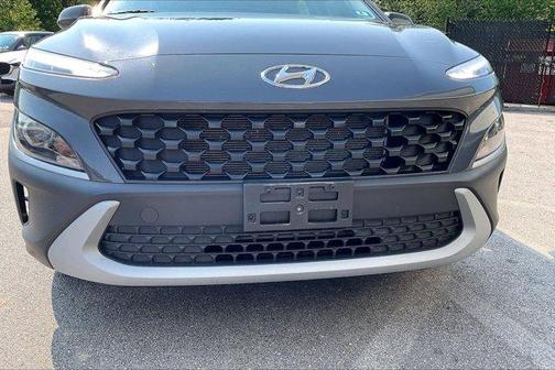 Gray 2023 Hyundai KONA SE
