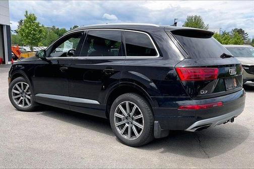 Orca Black Metallic 2018 Audi Q7 3.0T Prestige