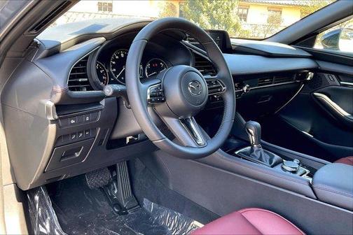 2025 Mazda Mazda3 2.5 S Carbon Edition