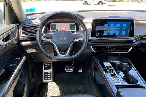 Silver Bird Metallic 2024 Volkswagen Atlas 2.0T SEL Premium R-Line