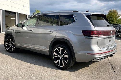 Silver Bird Metallic 2024 Volkswagen Atlas 2.0T SEL Premium R-Line