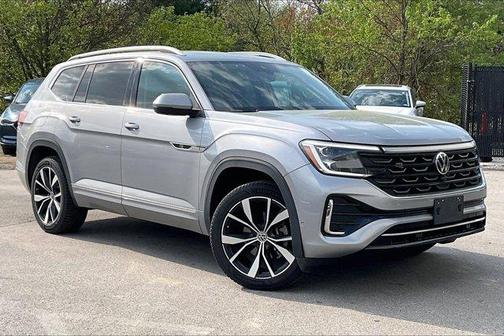 Silver Bird Metallic 2024 Volkswagen Atlas 2.0T SEL Premium R-Line