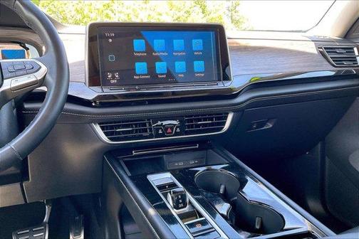 Silver Bird Metallic 2024 Volkswagen Atlas 2.0T SEL Premium R-Line