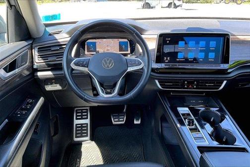 Silver Bird Metallic 2024 Volkswagen Atlas 2.0T SEL Premium R-Line