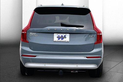Thunder Gray 2022 Volvo XC90 T6 Momentum 7 Passenger