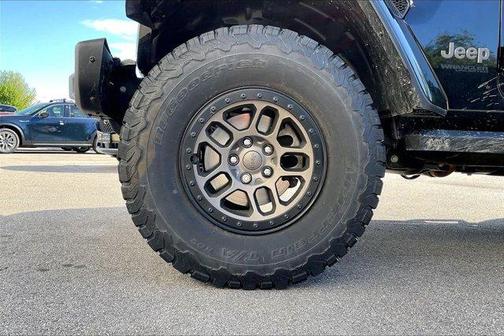 Black Clearcoat 2022 Jeep Wrangler Unlimited Rubicon 392