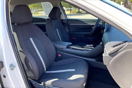 2022 Hyundai SONATA SEL