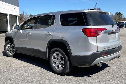 Quicksilver Metallic 2019 GMC Acadia SLE-1