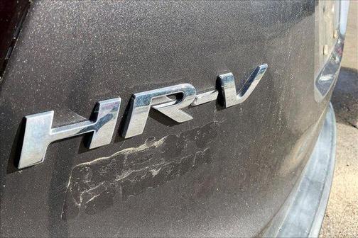 Gray 2018 Honda HR-V LX