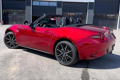 Soul Red Crystal Metallic 2024 Mazda MX-5 Miata Grand Touring