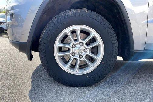 Billet Silver Metallic Clearcoat 2020 Jeep Grand Cherokee Laredo E