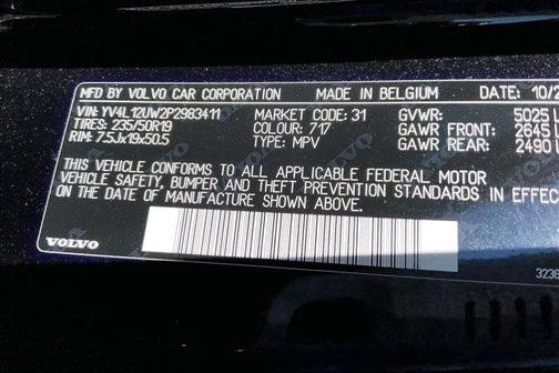 2023 Volvo XC40 B5 Plus Dark Theme