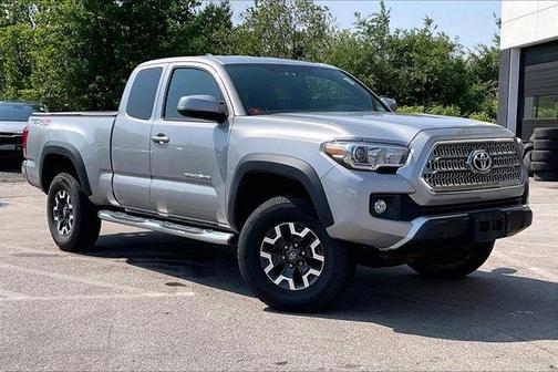 2017 Toyota Tacoma SR
