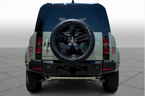 2024 Land Rover Defender 110 P400 X-Dynamic SE