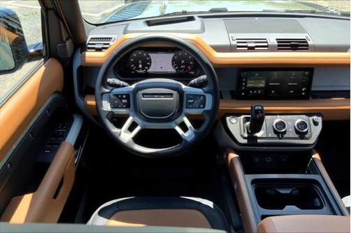 2024 Land Rover Defender 110 P400 X-Dynamic SE