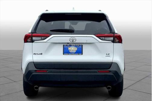 2020 Toyota RAV4 LE