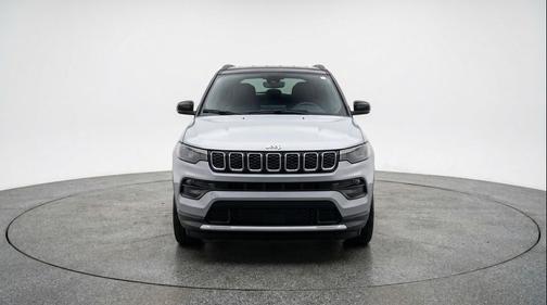 Silver Zynith Metallic Clearcoat 2025 Jeep Compass Limited