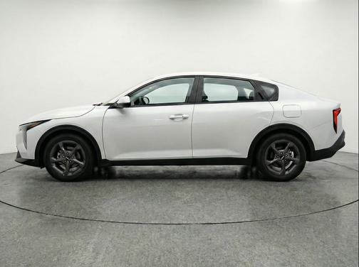 Snow White Pearl 2025 Kia K4 LXS