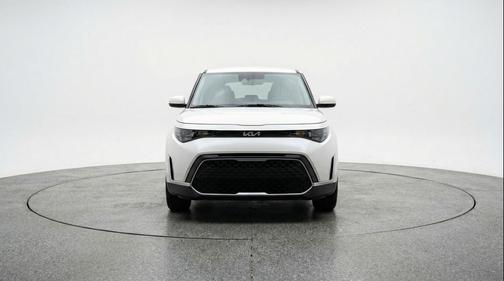 Snow White Pearl 2025 Kia Soul LX