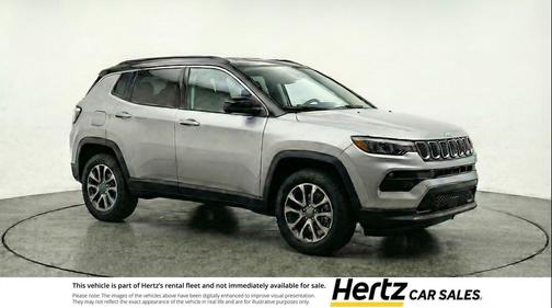 Silver Zynith Metallic Clearcoat 2025 Jeep Compass Trailhawk